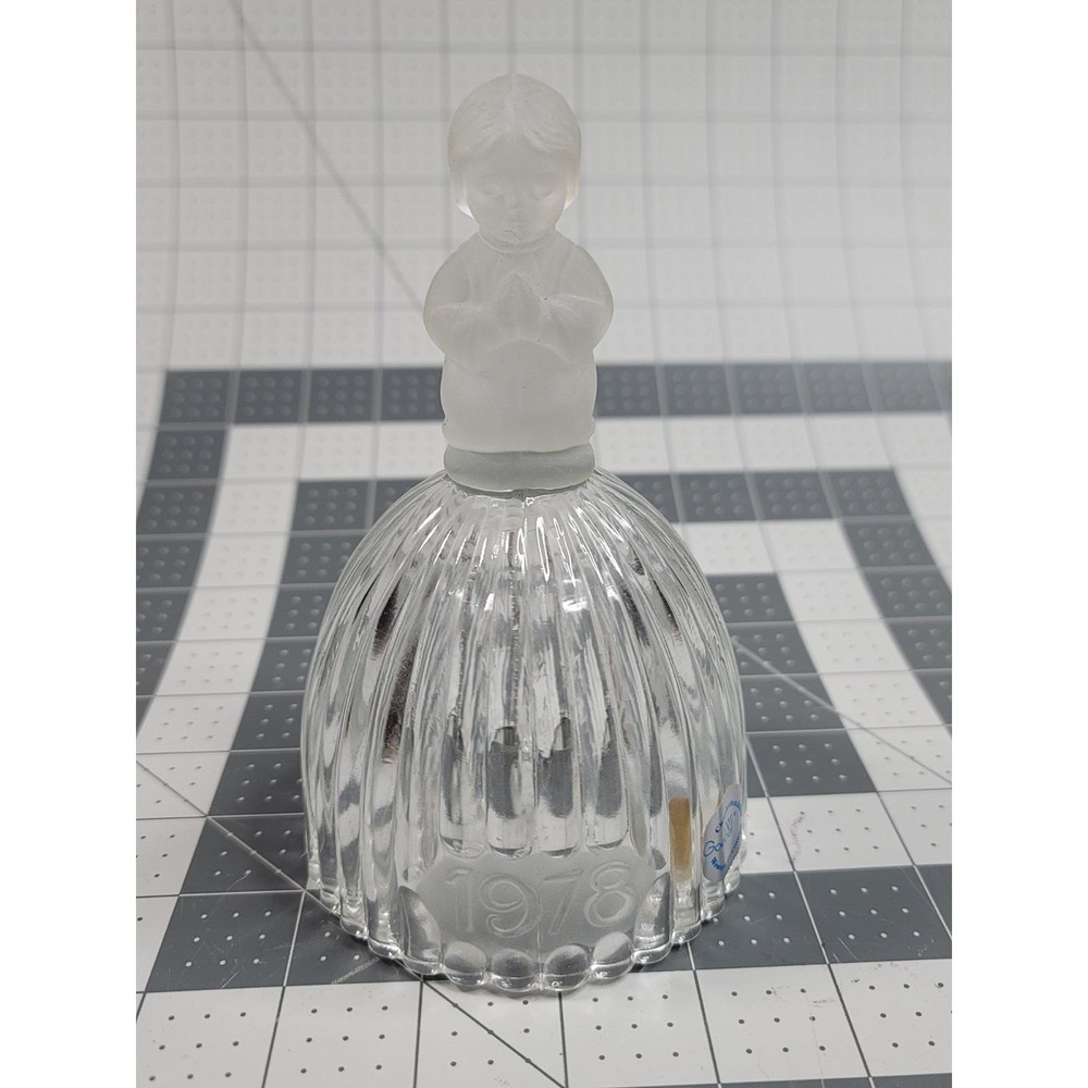 Vintage Goebel Crystal Glass Bell With Frosted Girl Praying 1978 W Germany